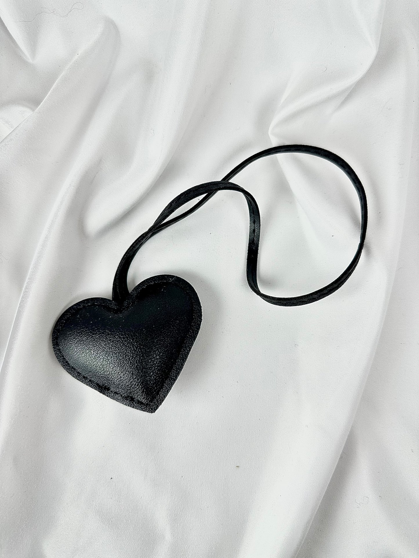 Llavero Charm Corazón Negro