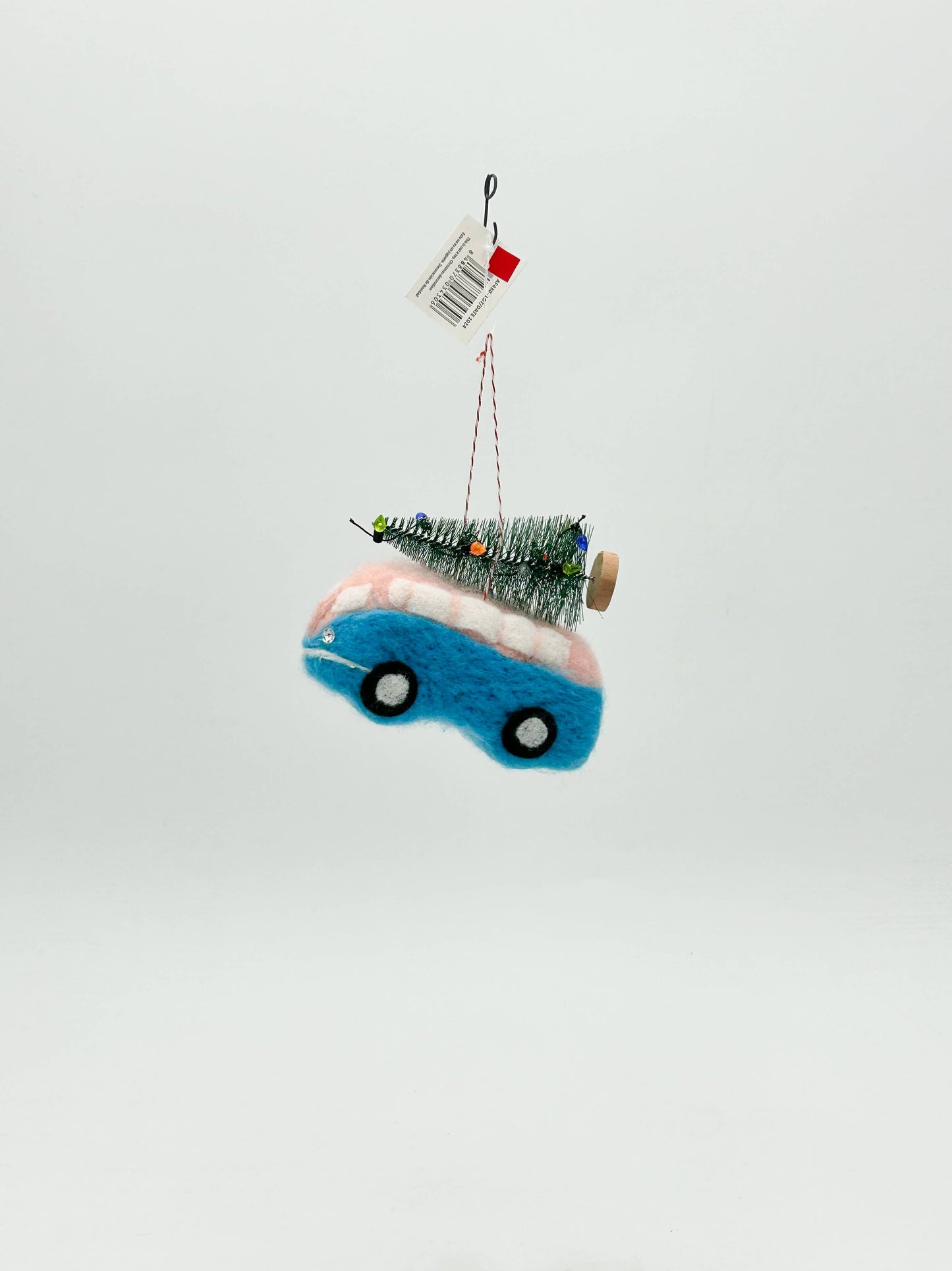 Adorno de árbol de Navidad con furgoneta rosa y figura de fieltro