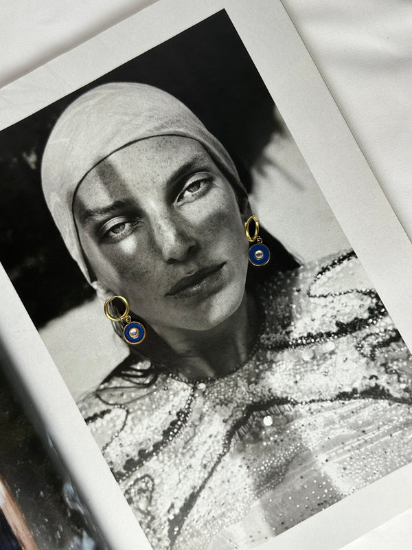 Mini Pendientes Círculo Plano Azul Marino con Brillante