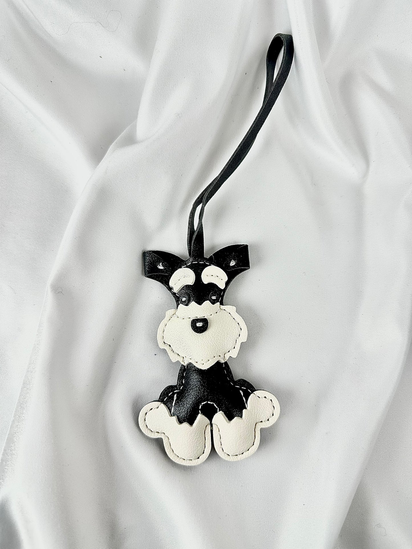 Llavero Charm Perro Schnauzer Blanco y Negro