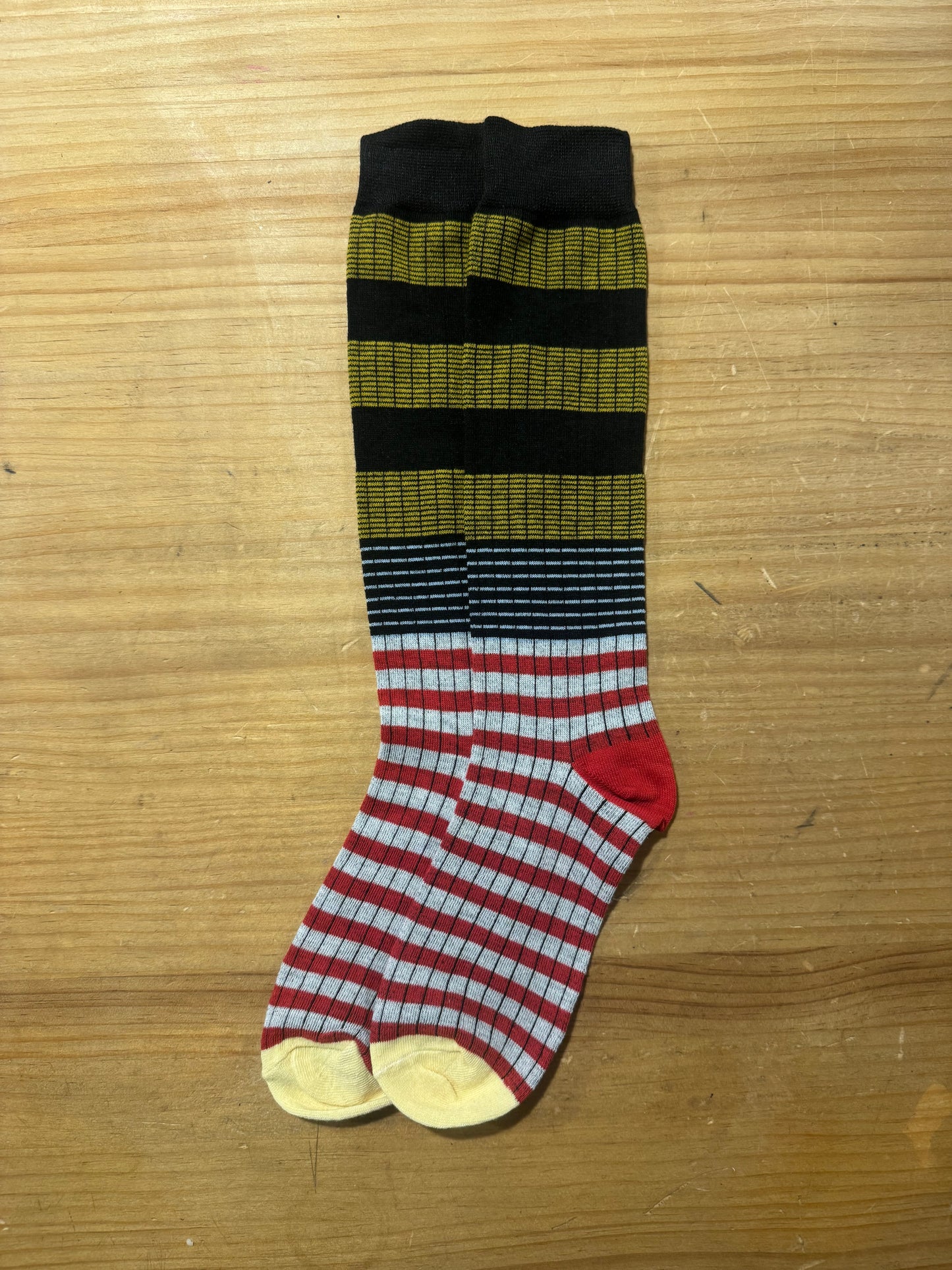 Calcetines Largos Rayas Puntera Amarilla