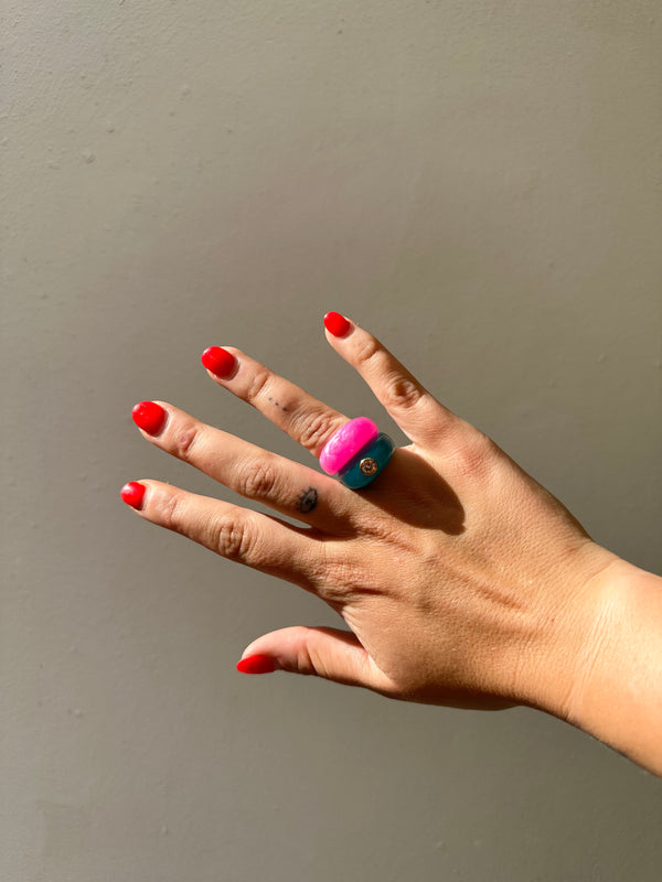 Anillo Resina Fancy Redondo Rosa Nacarado sin Brillante