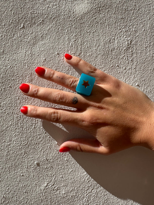 Anillo Resina Fancy Cuadrado Turquesa Estrella Dorada