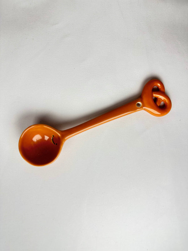 Cuchara Naranja Pretzel