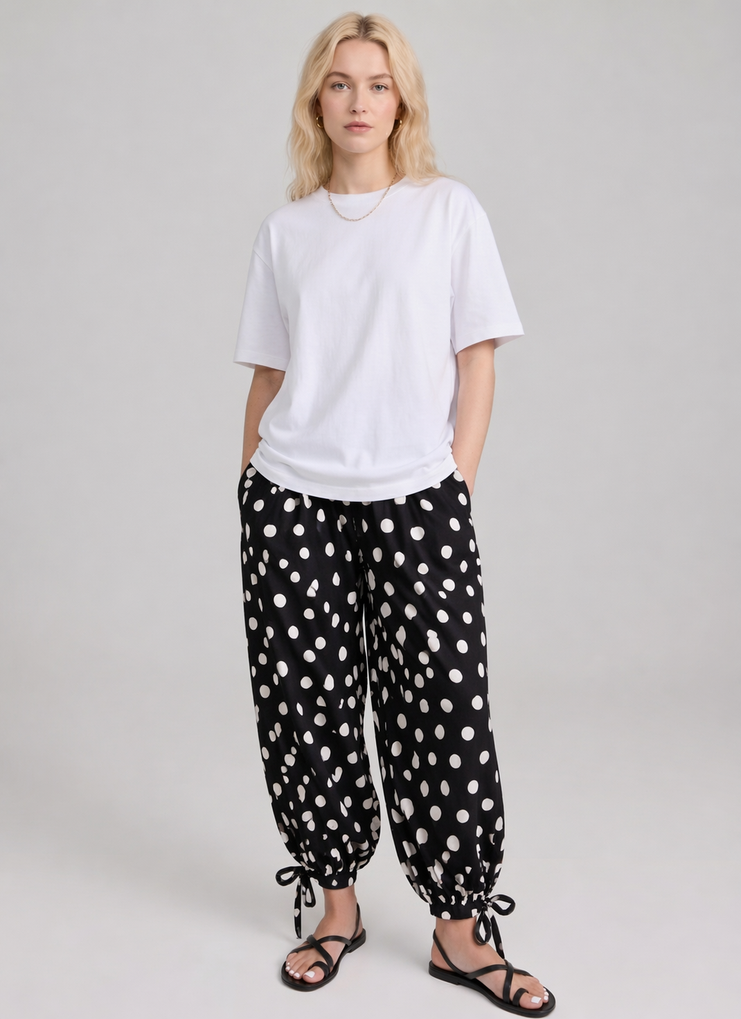 Pantalón Negro Lunares Bombacho
