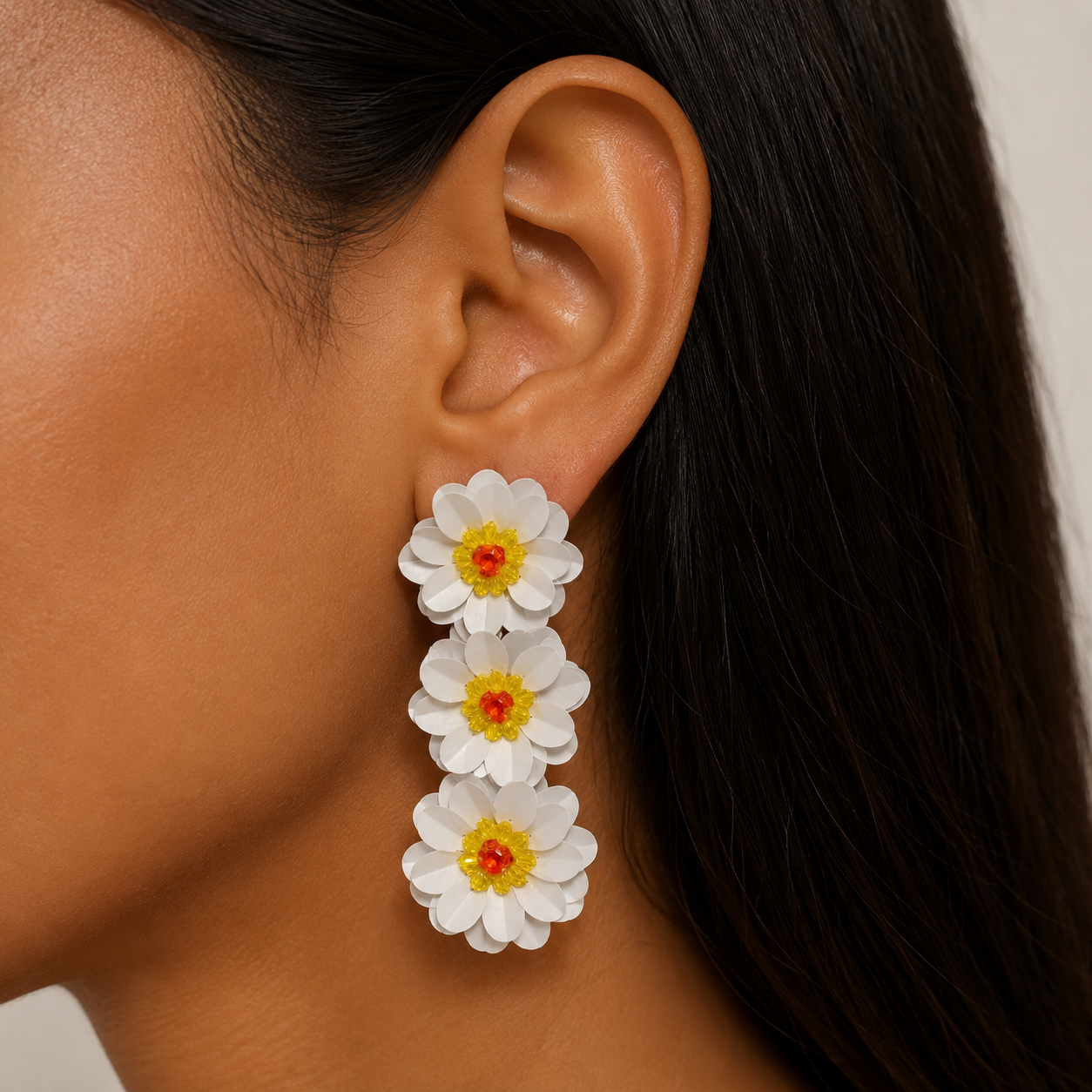 Pendientes Lentejuelas en Triple Flor Blanco