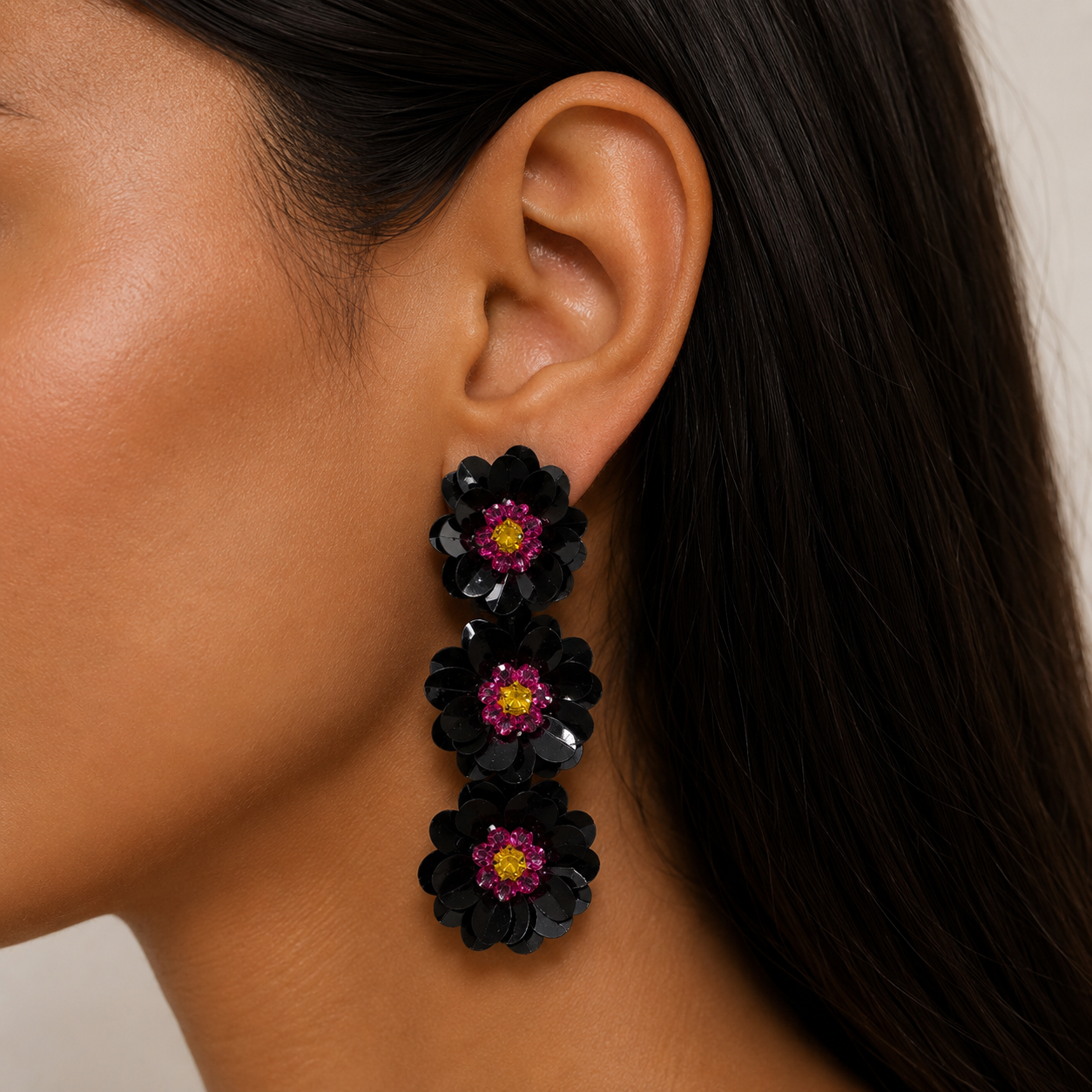 Pendientes Lentejuelas en Triple Flor Negro