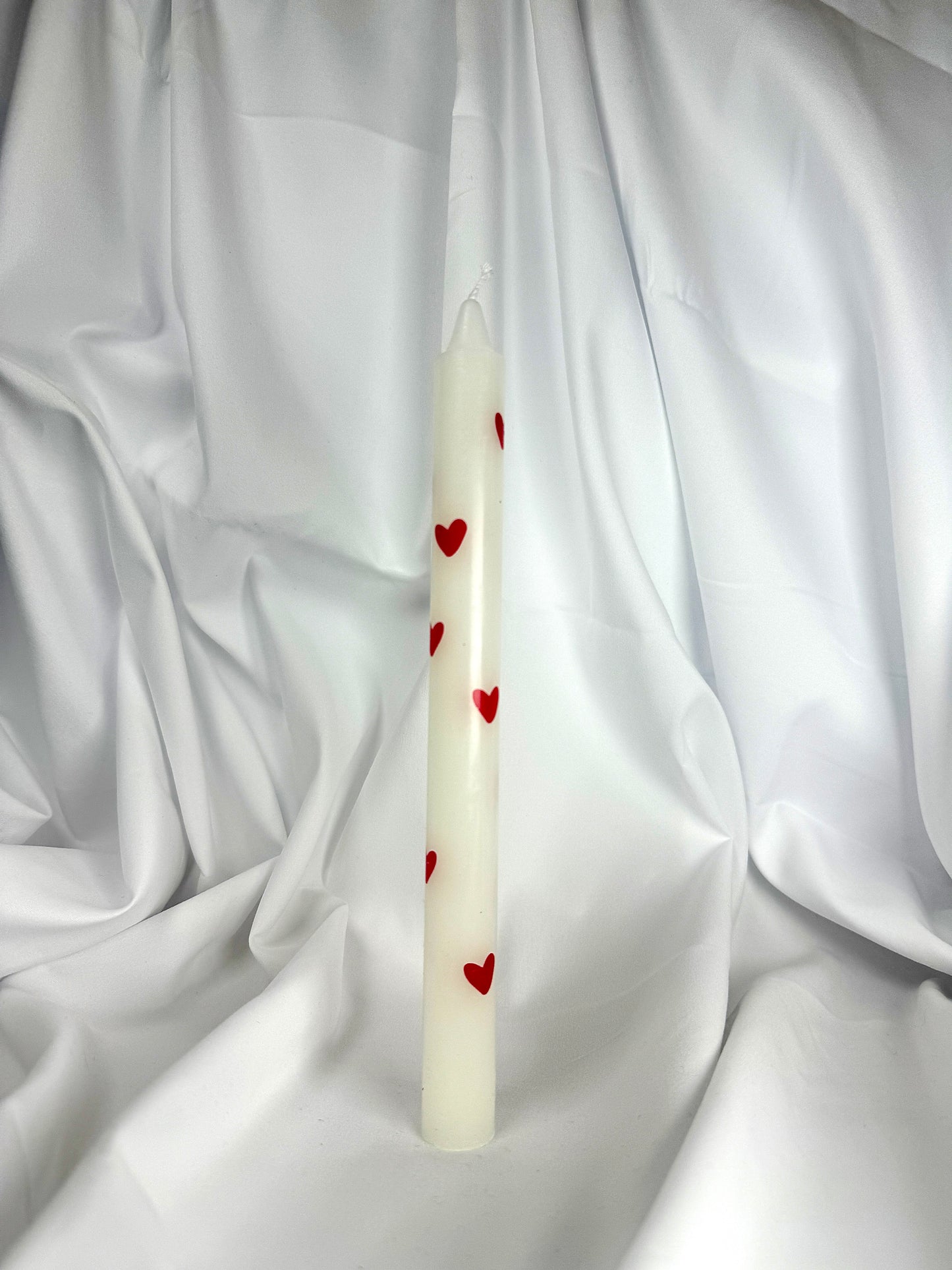 Vela de Candelabro Blanca Corazones Rojo