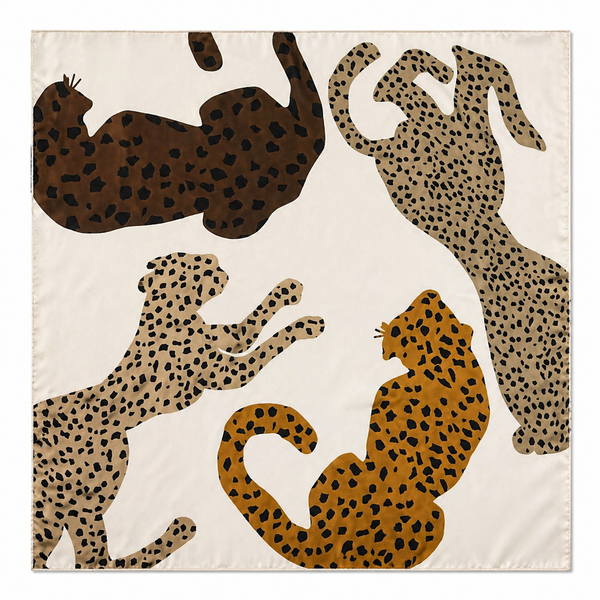 Pañuelo Blanco con Leopardos Marrones