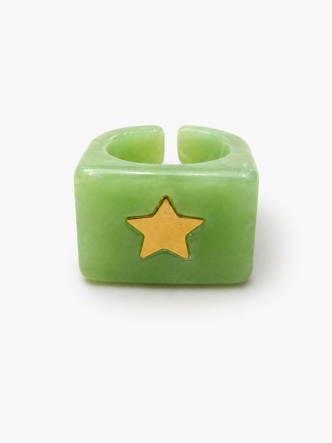 Anillo Resina Verde Claro Nacarado con Estrella Dorado