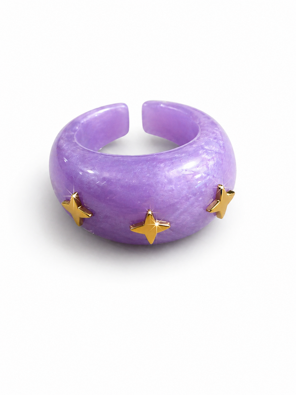 Anillo Resina Morado Nacarado con Adornos en Forma de Destello Dorados