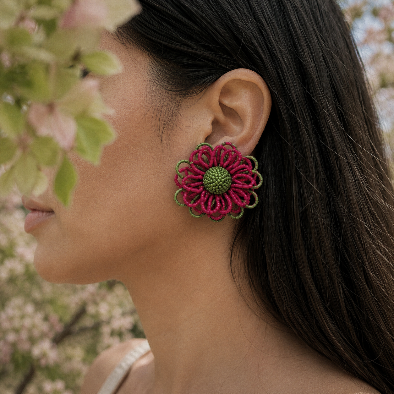 Pendientes Flor Cuentas con Aura Fucsia Verde