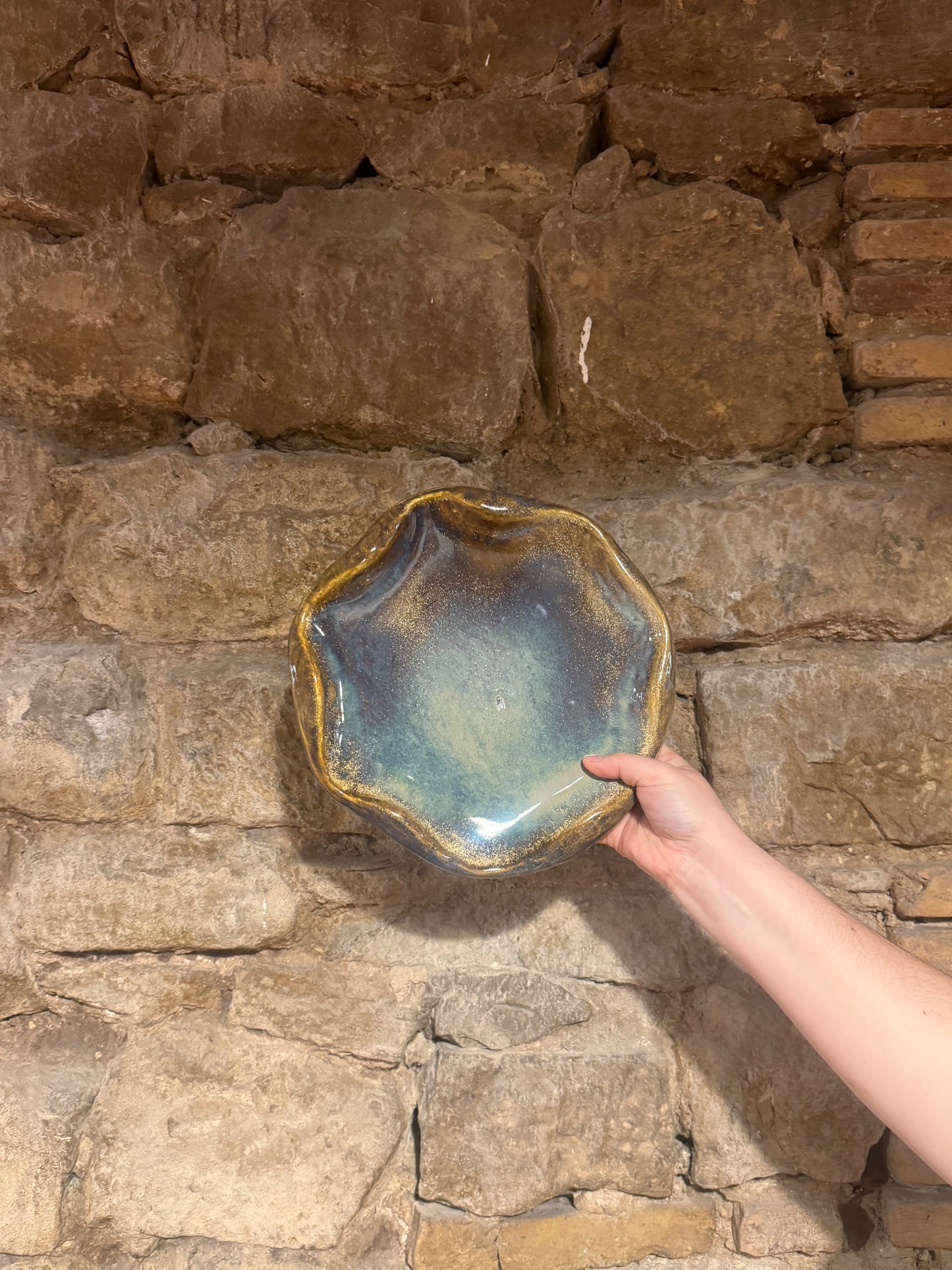 Plato Fuente Irregular Plana Azul y Dorado