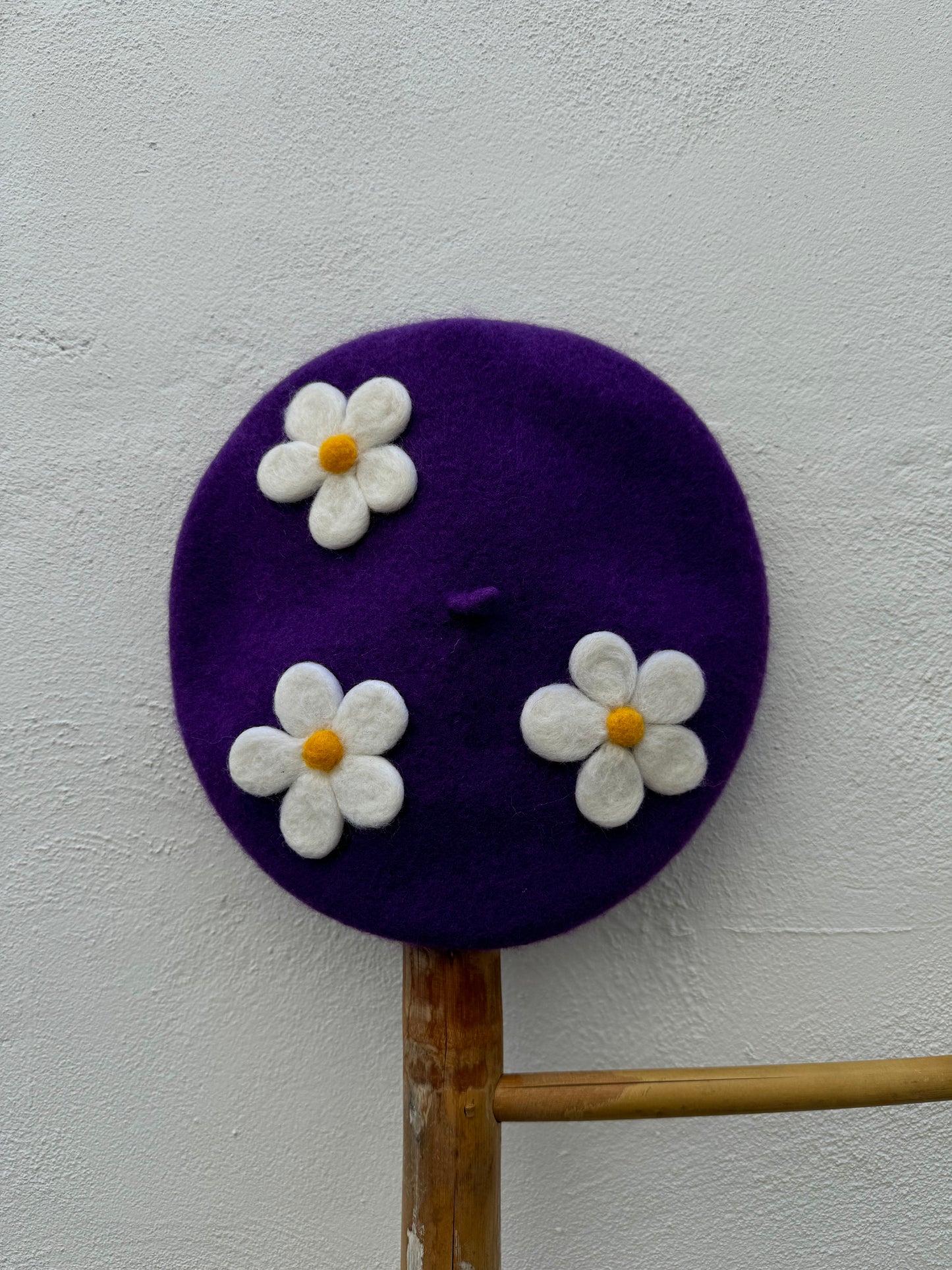 Boina con Margaritas Morada