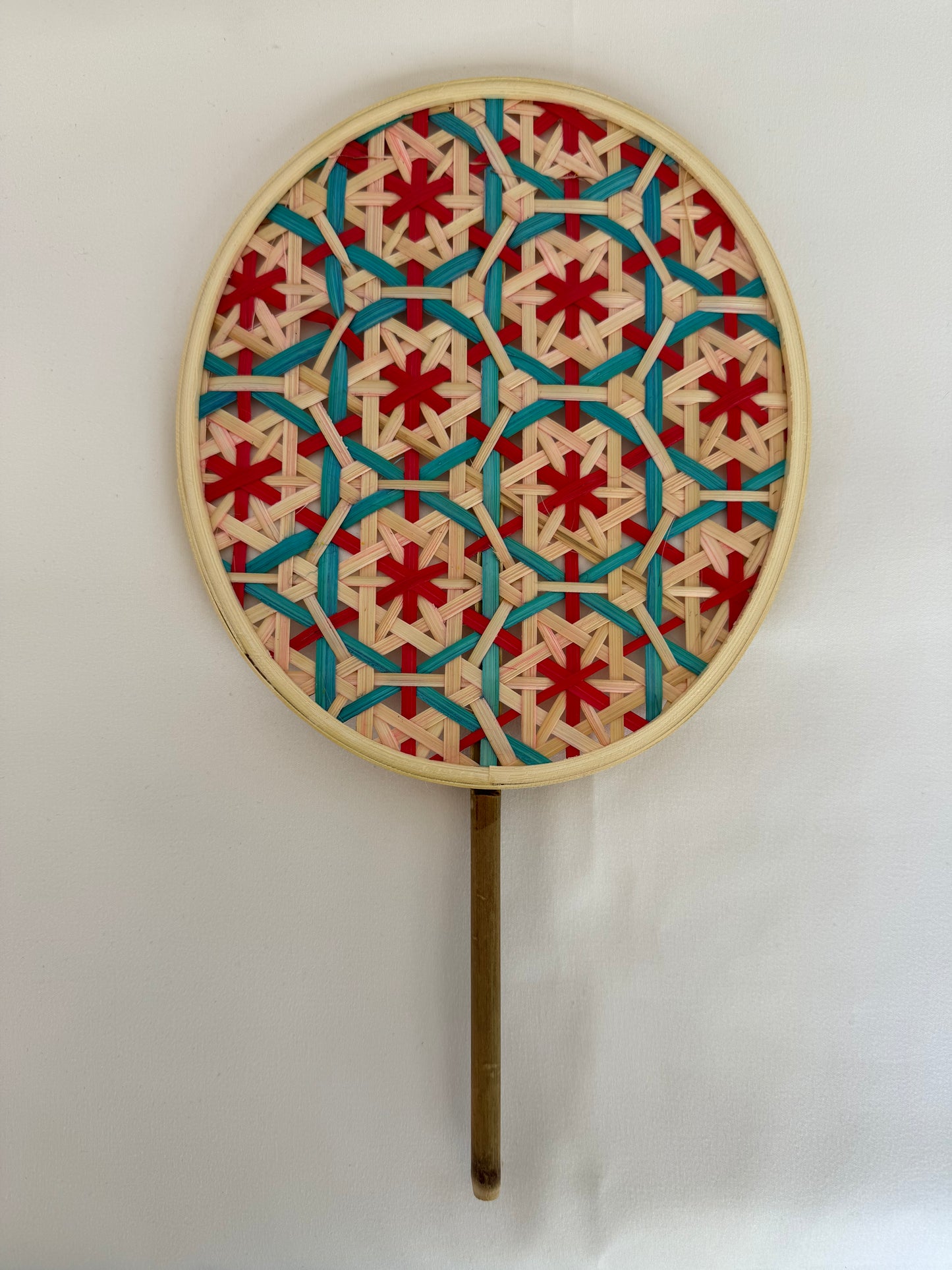 Abanico Pai Pai Mimbre Azul y Rojo Fucsia y Azul