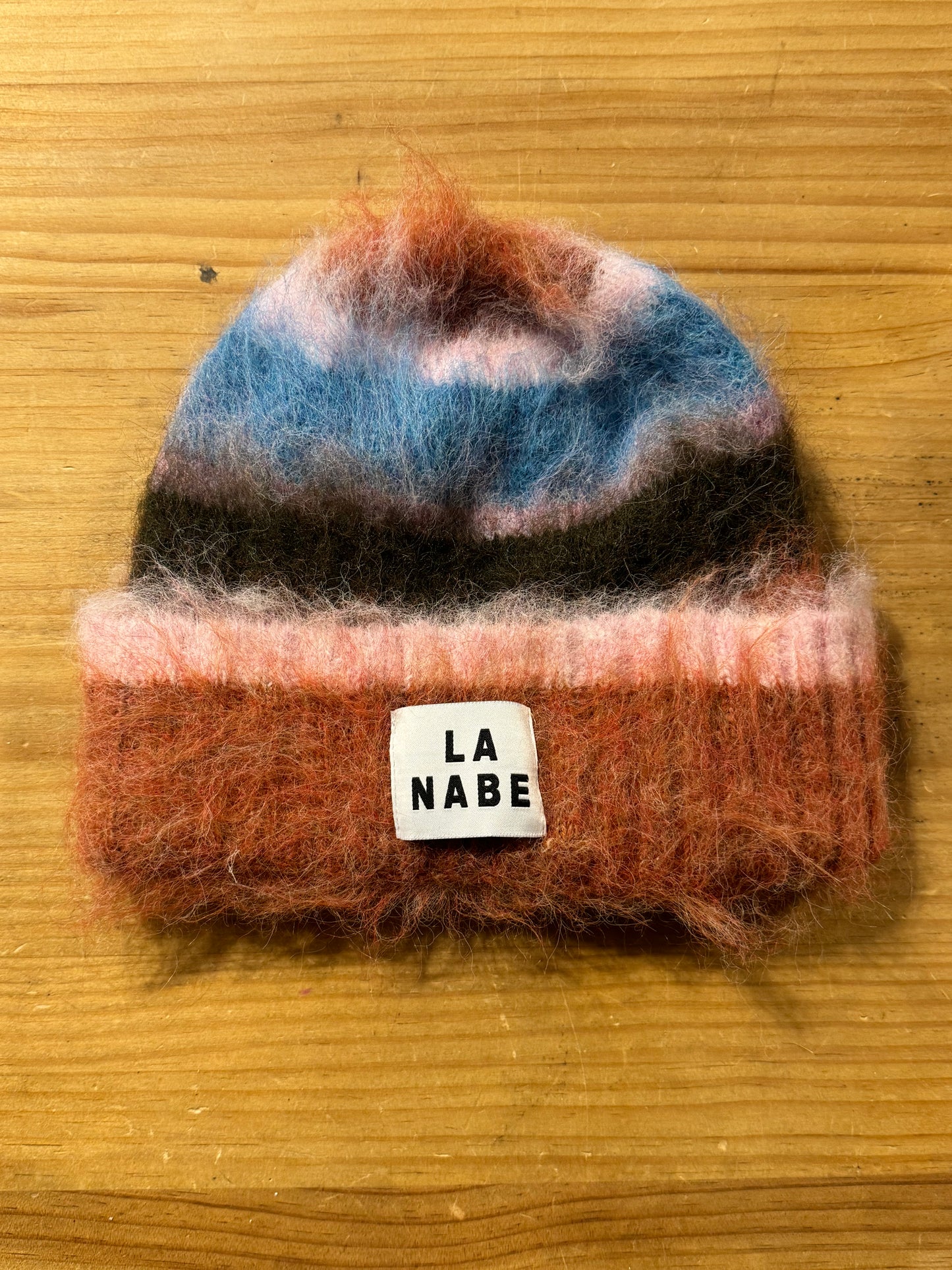 Gorro Multicolor Tonos Azul Rosa con Negro