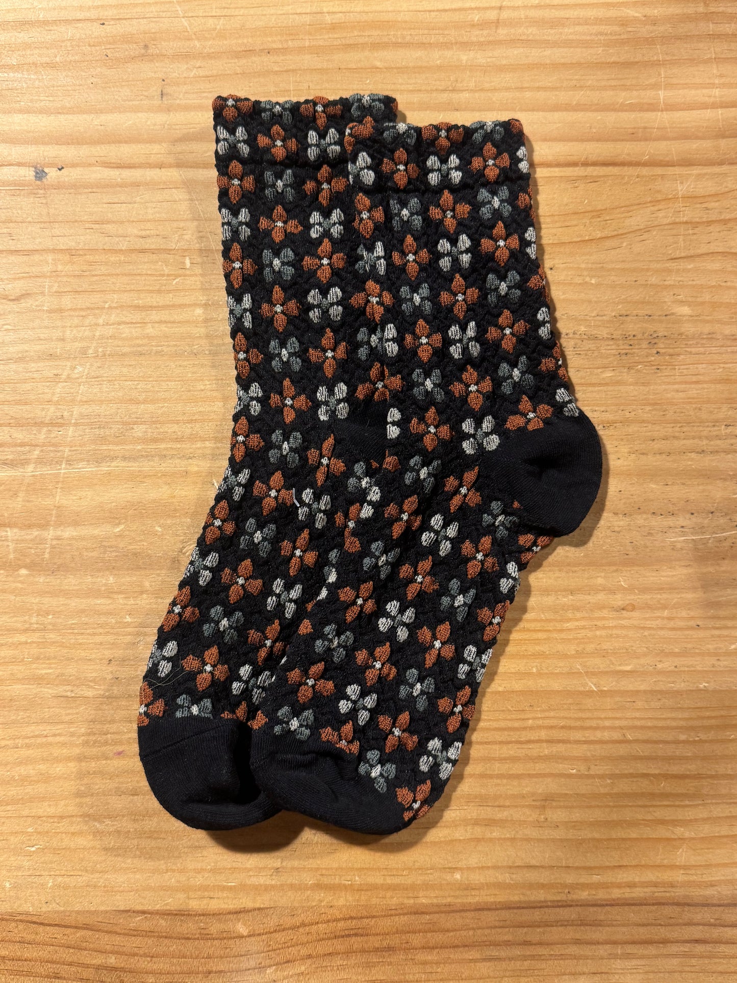 Calcetines Mujer Flores Fruncidas Negro