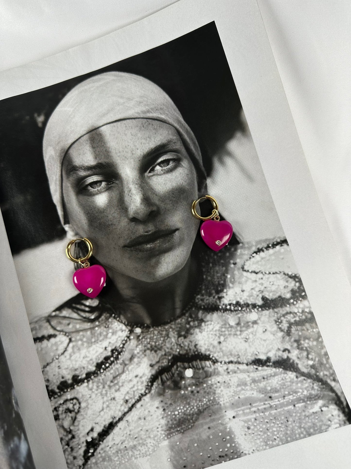 Pendientes Corazón Cuarzo Fucsia con Brillante