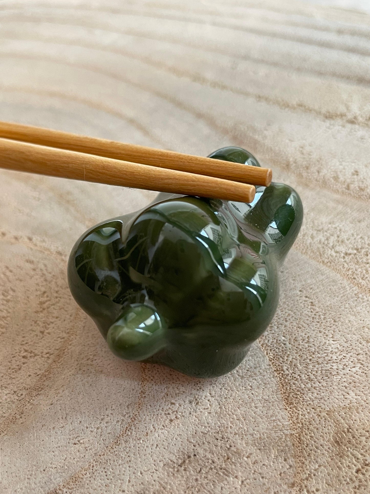 Ceramic Green Pepper Chopstick Rest