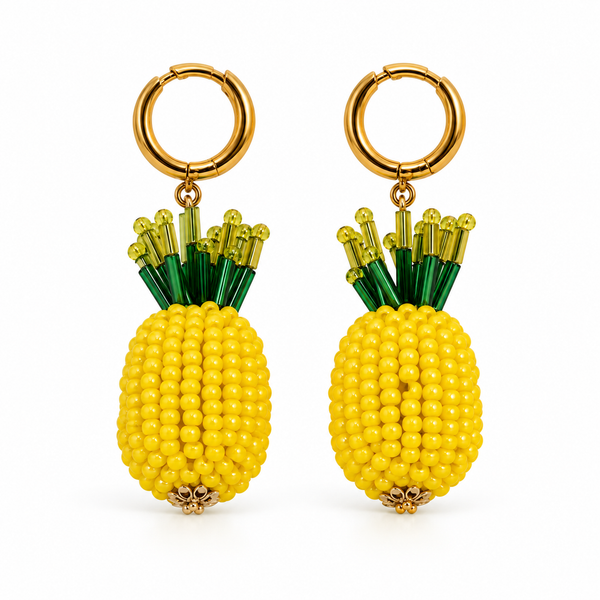 Pendientes Cuentas en Forma de Piña, foto de estudio sobre fondo blanco