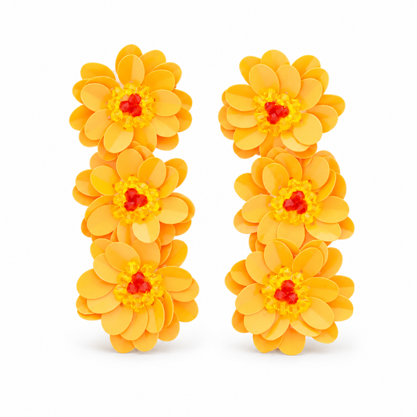 Pendientes Lentejuelas en Triple Flor Naranja Claro — foto de estudio