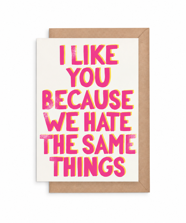 Postal I Like You con sobre kraft sobre fondo blanco