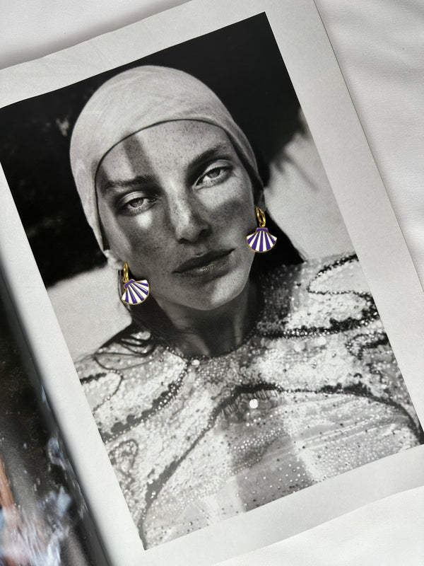 Mini Pendientes Concha Rayas Morado Blanco