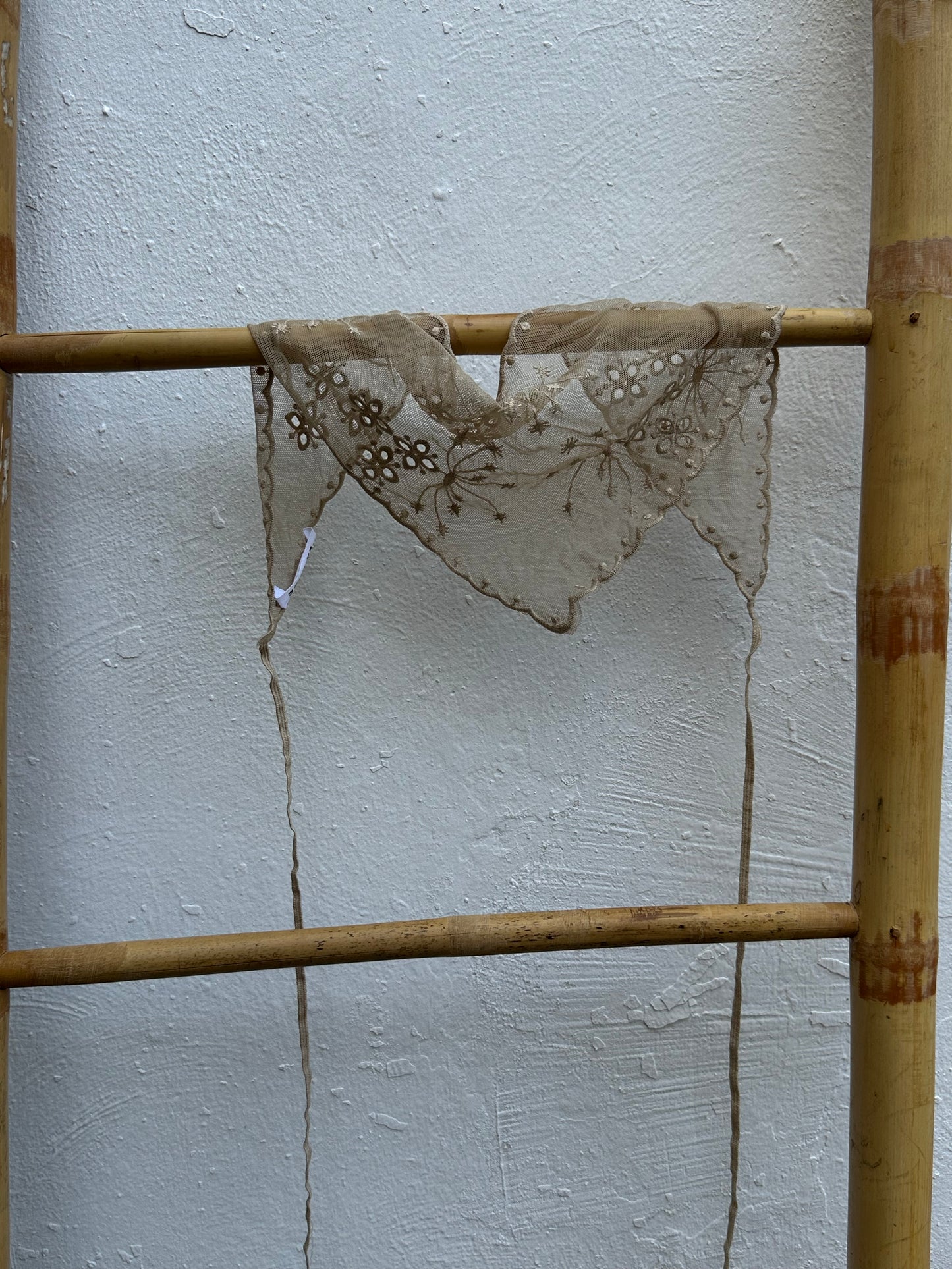 Pañuelo Bandana Camel Calado Borde Ondas