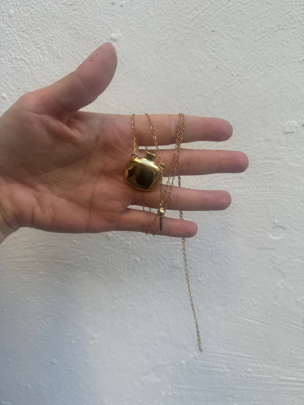 Collar Bota de Vino Dorado