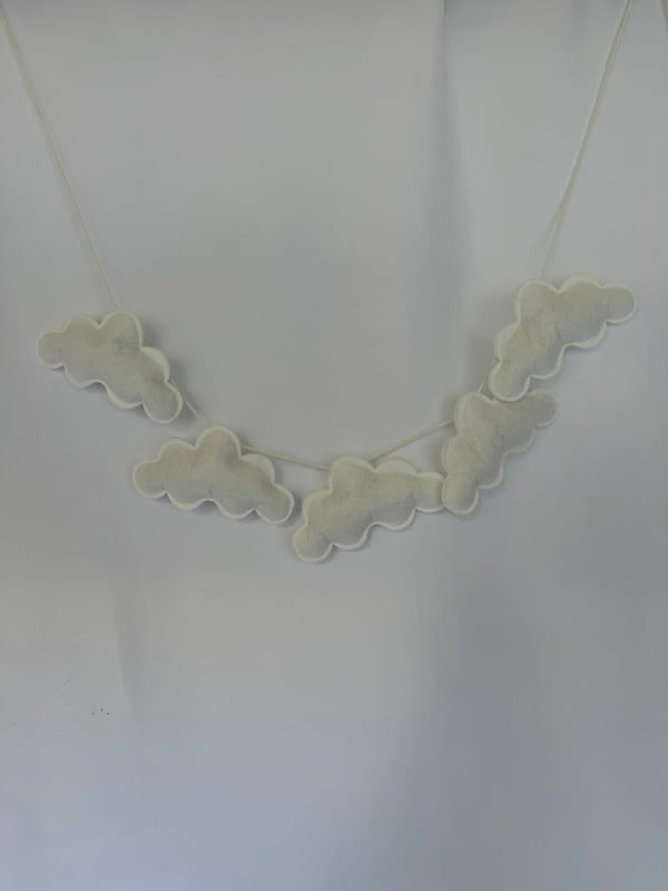 Guirnalda Nubes Fieltro