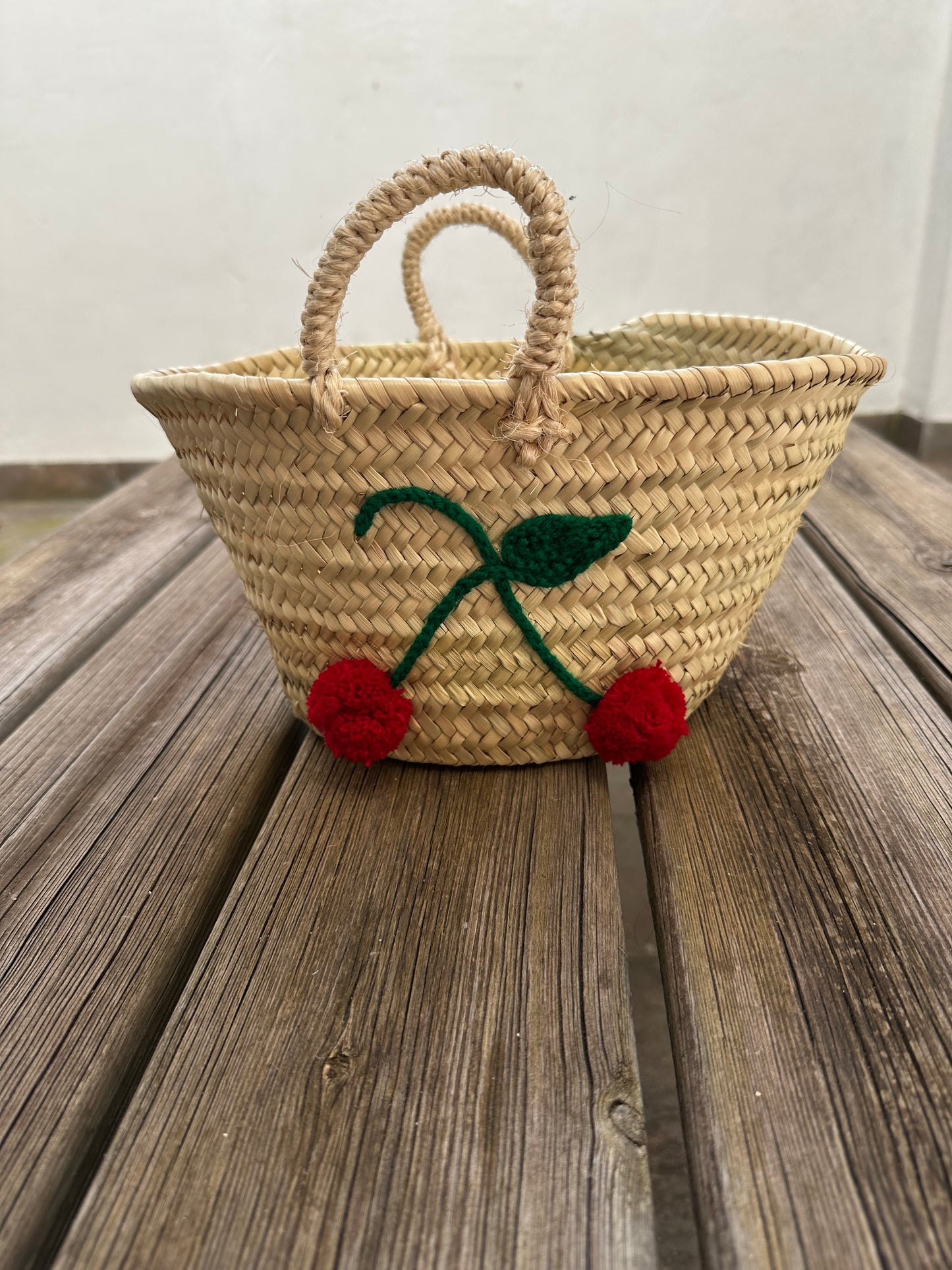 Bolso Capazo con Cereza Bordada