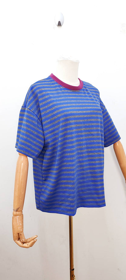 Camiseta de rayas de manga corta rosa y azul
