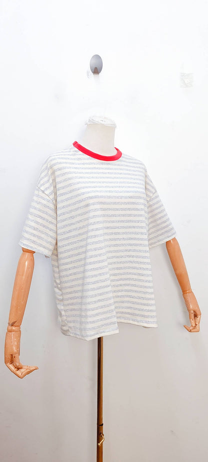 Camiseta de rayas de manga corta rosa y azul