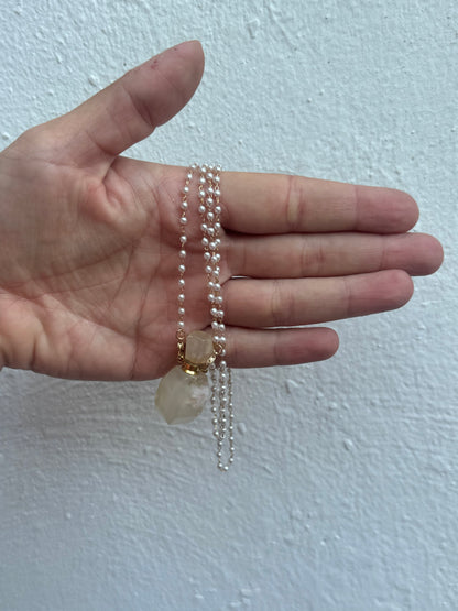 Collar Perfumero Piedra Beige Cadena Perlitas