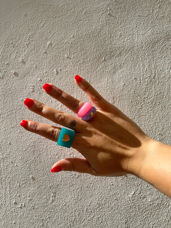 Anillo Resina Fancy Turquesa Nacarado Corazón Dorado