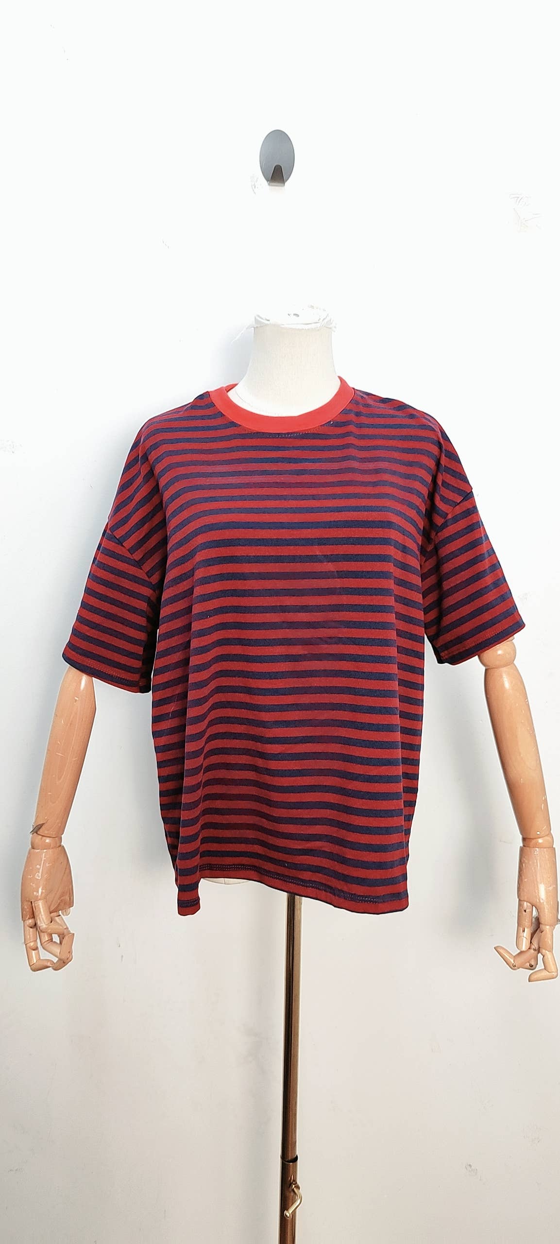 Camiseta de rayas de manga corta rosa claro