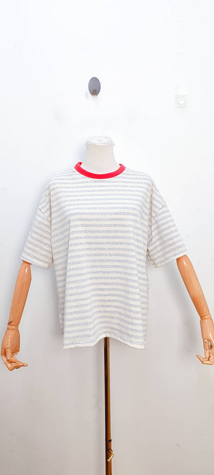 Camiseta de rayas de manga corta rosa y azul