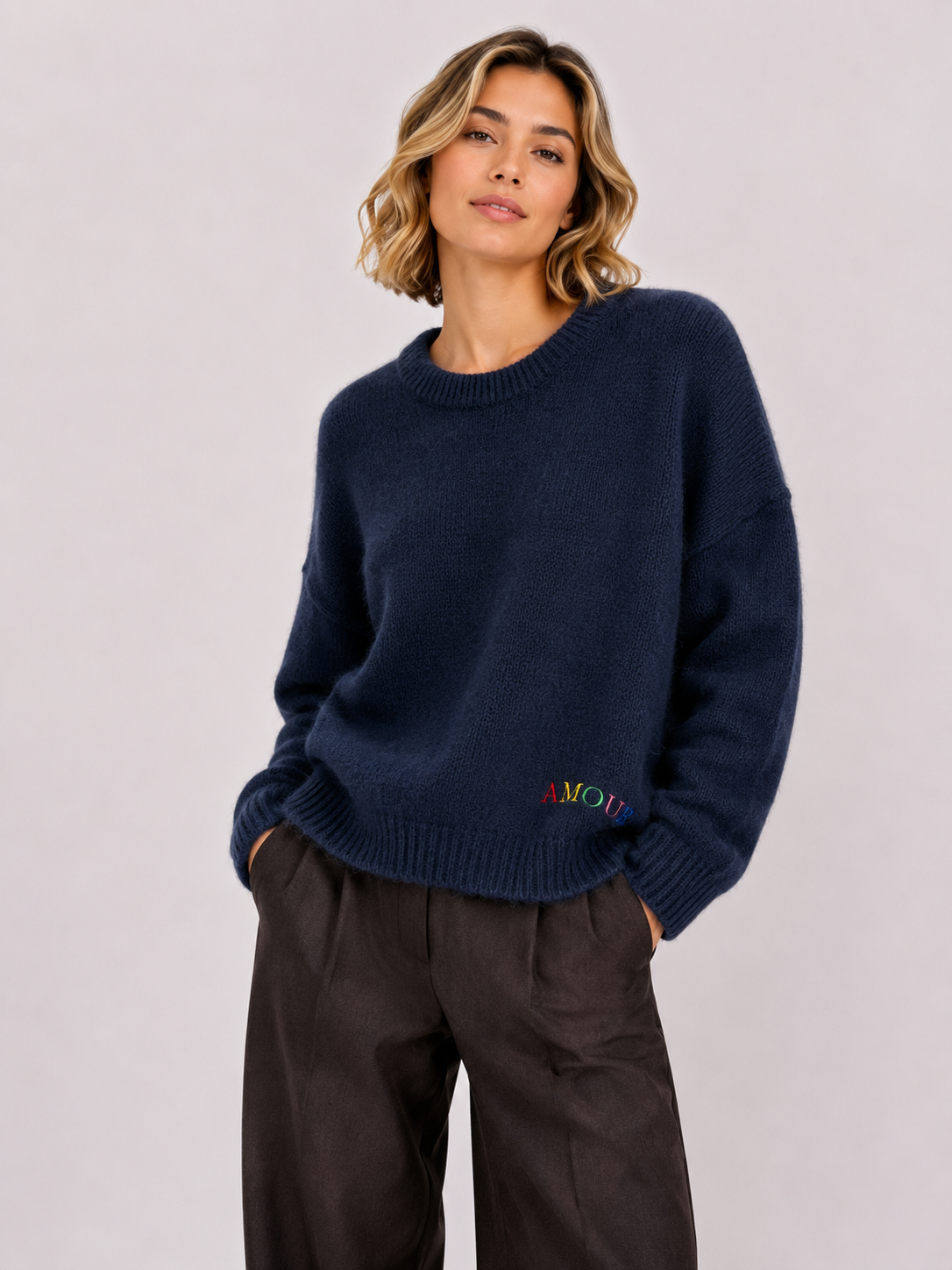 Jersey de punto AMOUR con bordado floral en la espalda azul