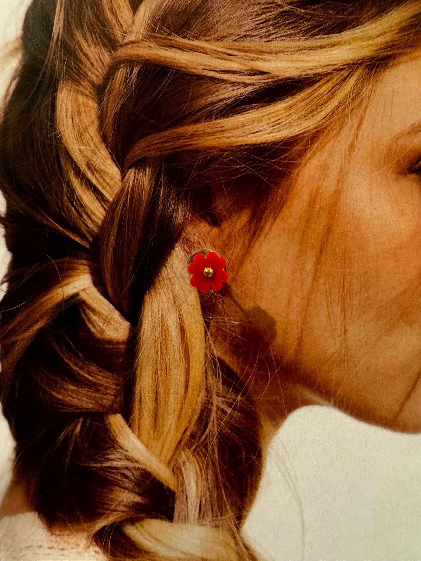 Mini Pendientes Flor Imitación Nácar Rojo