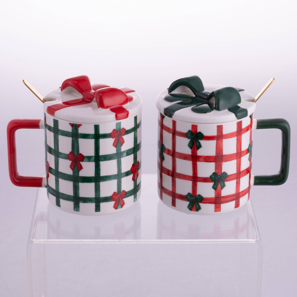 Taza Cuadros Verdes y Blancos Lazo Rojo