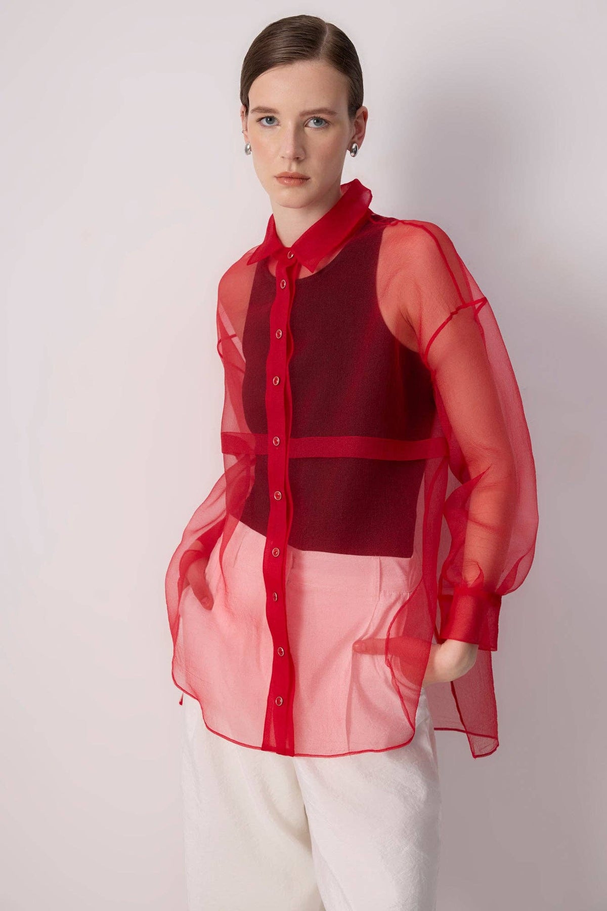 Camisa de Organza Roja con Botones
