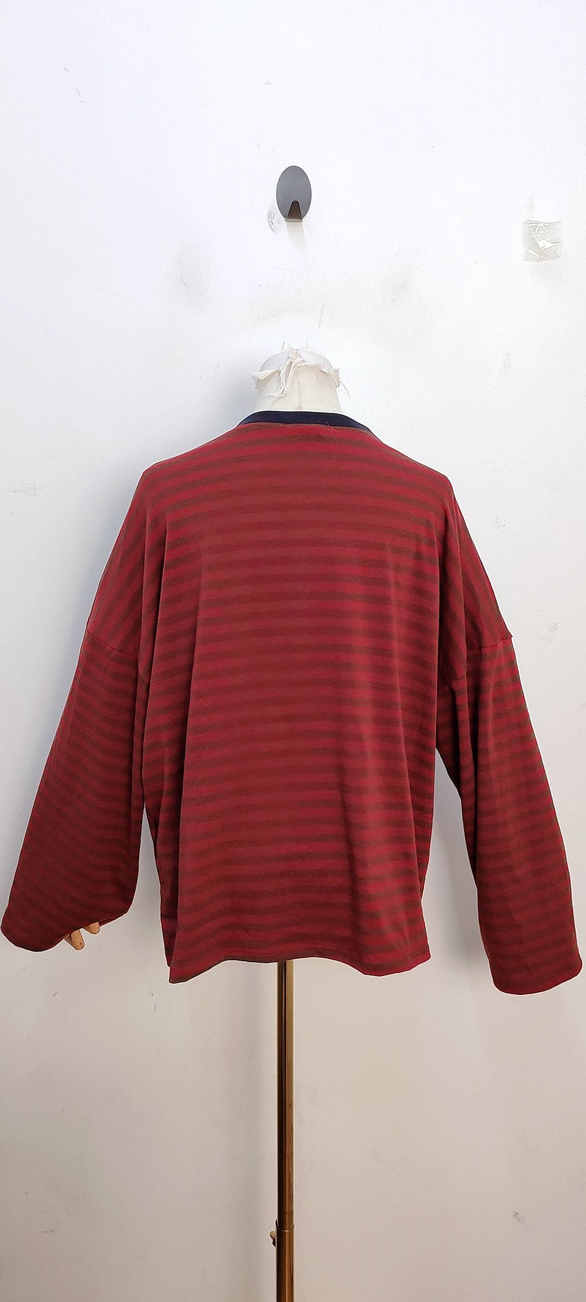 Camiseta de manga larga burdeos y violeta