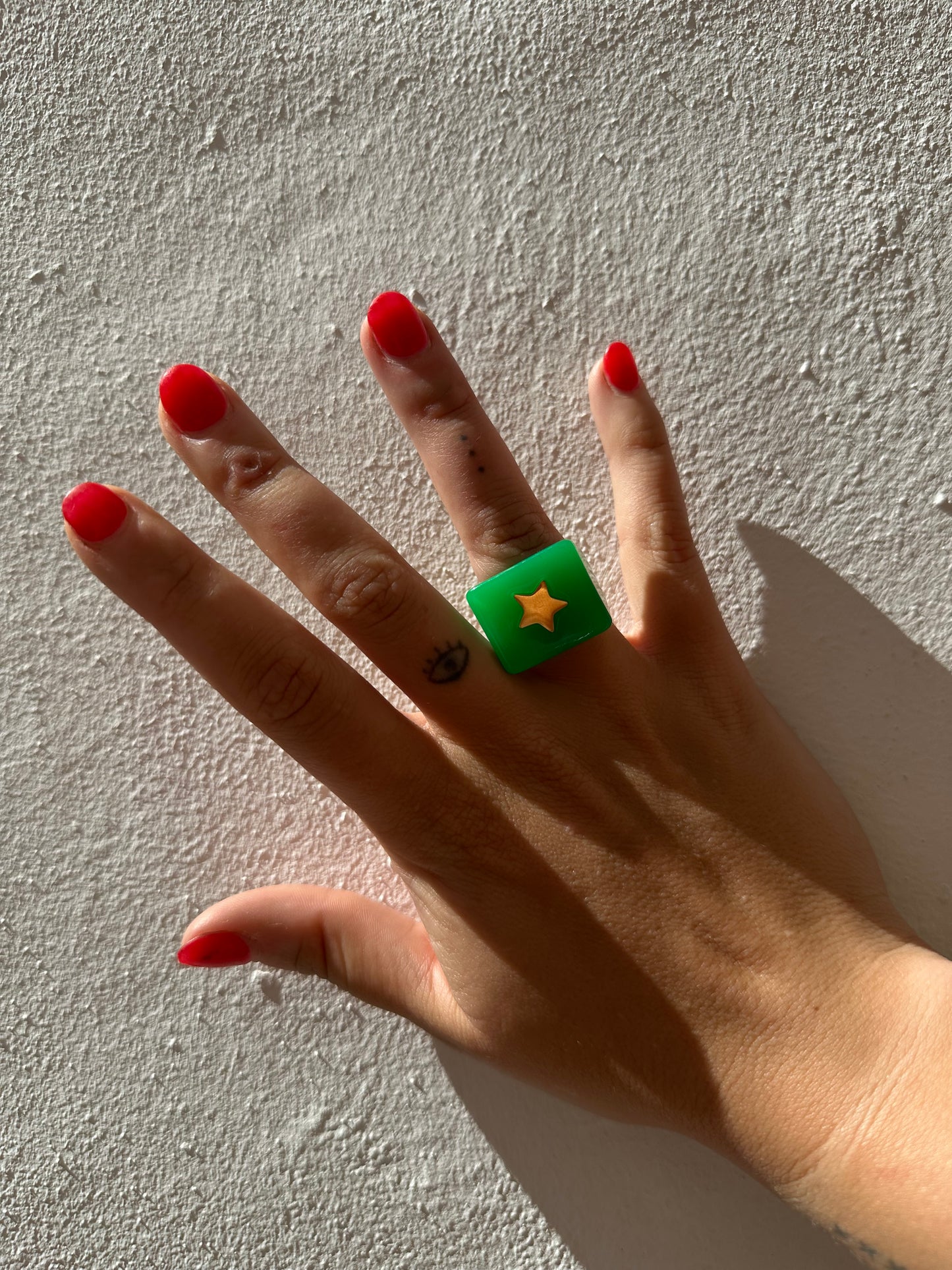 Anillo Resina Fancy Verde Parchís Estrella Dorada