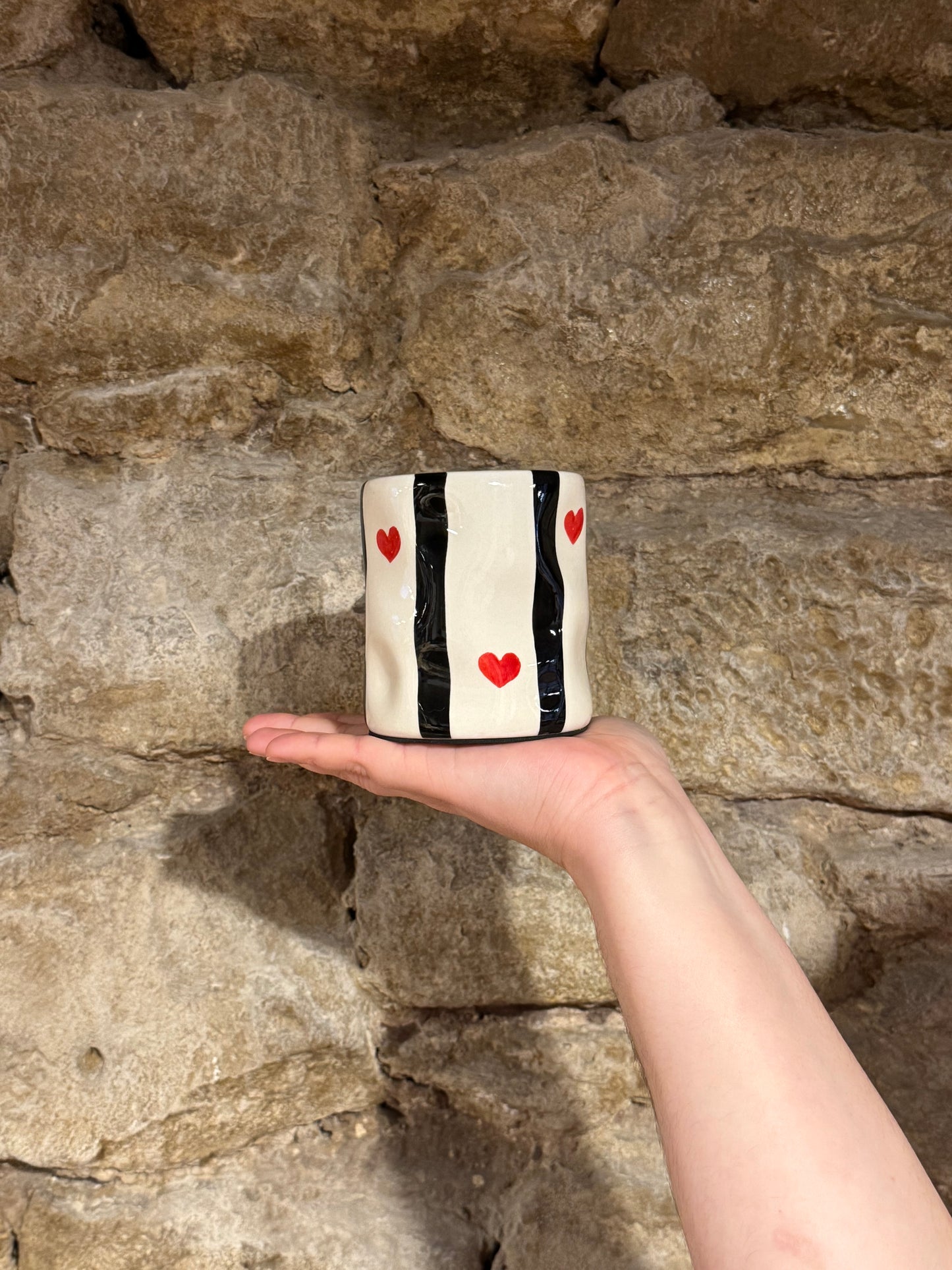 Vaso Rayas Negras con Corazones