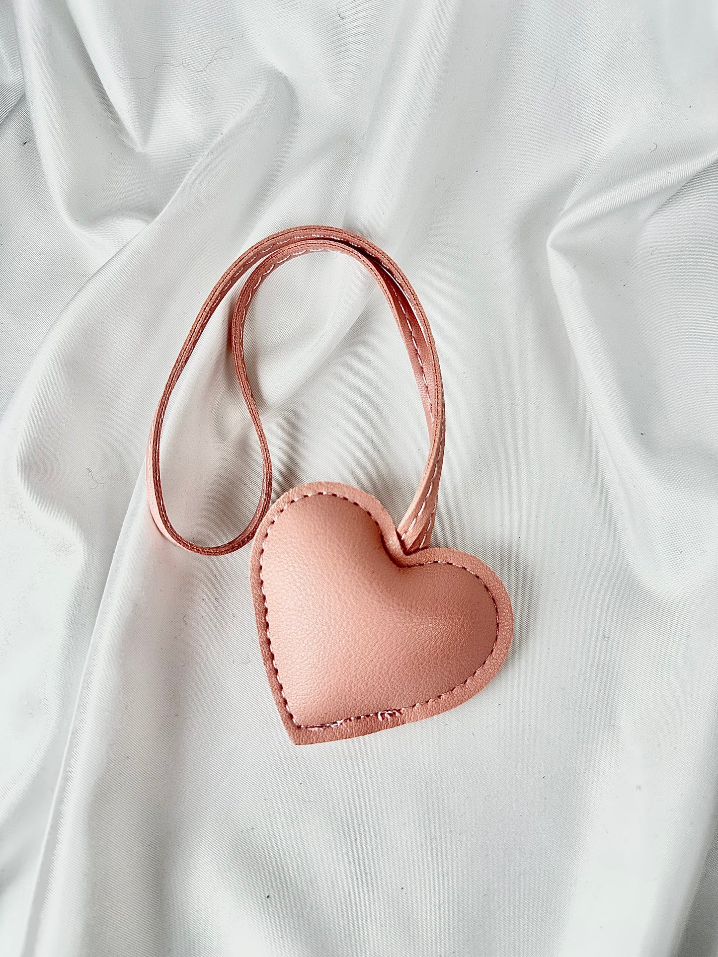 Llavero Charm Corazón Rosa