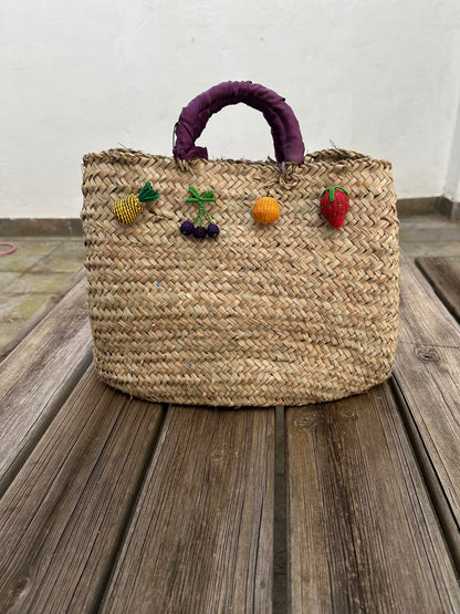 Bolso Capazo con Frutas Mimbre Asa Morada