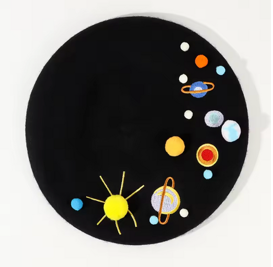 Boina Negra con Planetas