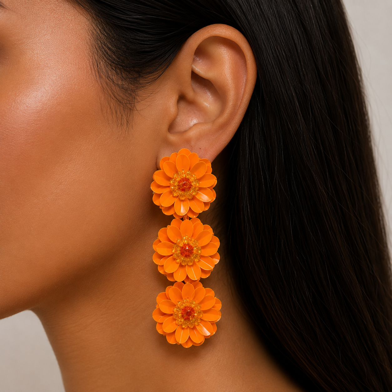 Pendientes Lentejuelas en Triple Flor Naranja Claro
