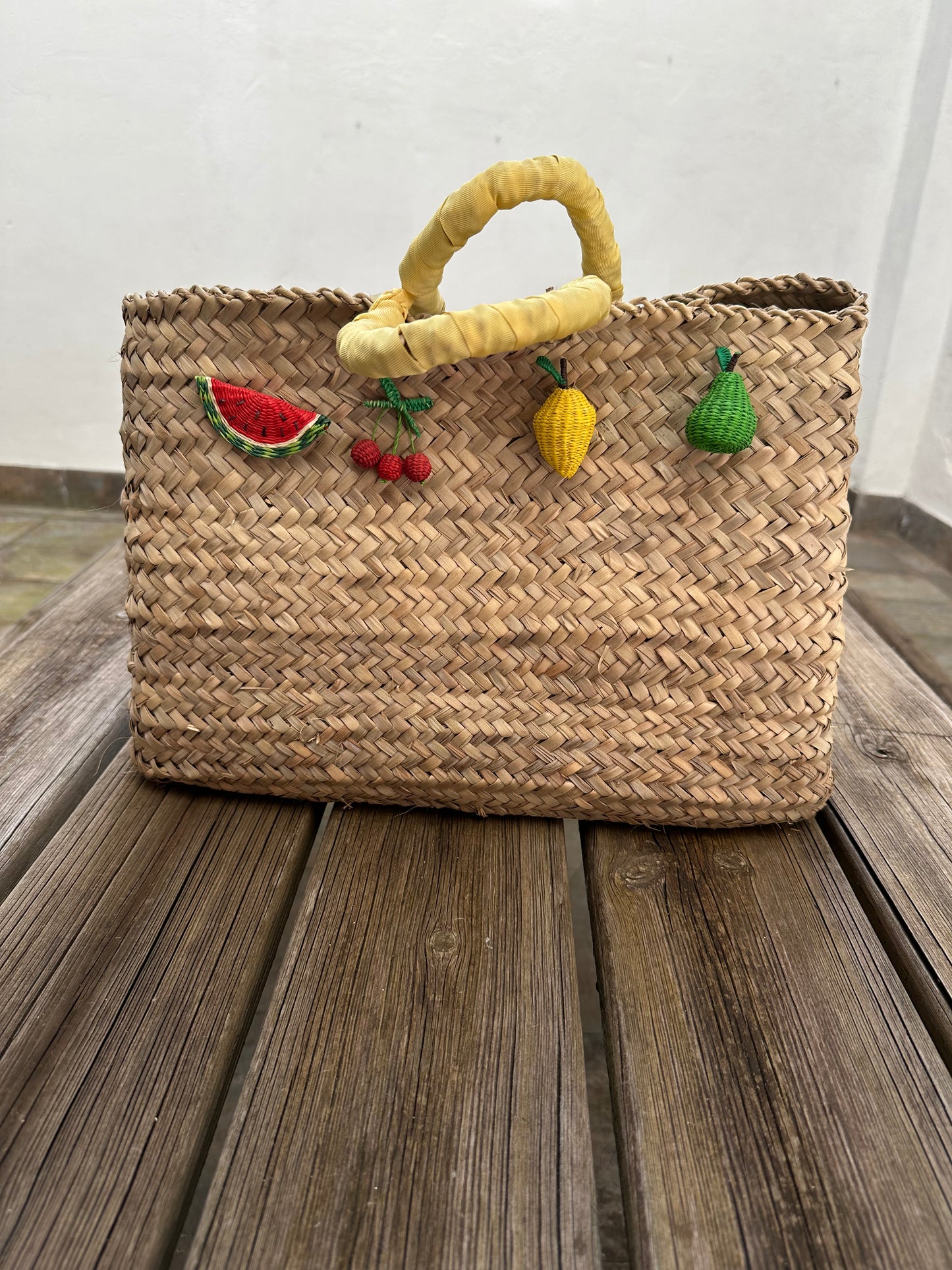 Bolso Capazo con Frutas Mimbre Asa Amarilla