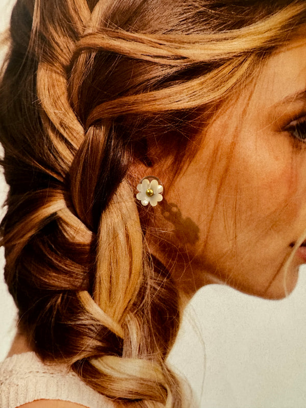 Mini Pendientes Flor Imitación Nácar Blanco